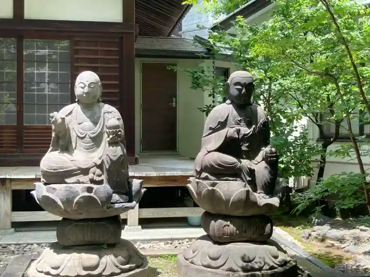 東福寺の{uncategorized: "未分類", other: "その他", undefined: "問題あり", building: "その他建物", grave: "お墓", sacred_gate: "鳥居", guardian: "狛犬", statue: "像", buddha: "仏像", history: "歴史", nature: "自然", garden: "庭園", animal: "動物", pagoda: "塔", temizu: "手水舎", mountain_gate: "山門・神門", sanctuary: "本殿・本堂", subordinate: "末社・摂社", art: "芸術", scenery: "景色", jizo: "地蔵", ema: "絵馬", goshuin: "御朱印", omikuji: "おみくじ", items: "授与品その他", amulet: "お守り", goshuincho: "御朱印帳", eats: "食事", festival: "お祭り", votive_dance: "神楽", shichigosan: "七五三参", wedding: "結婚式", experience: "体験その他", initially: "初詣", around: "周辺", anti_infection: "感染症対策"}