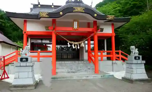 羅臼神社の本殿