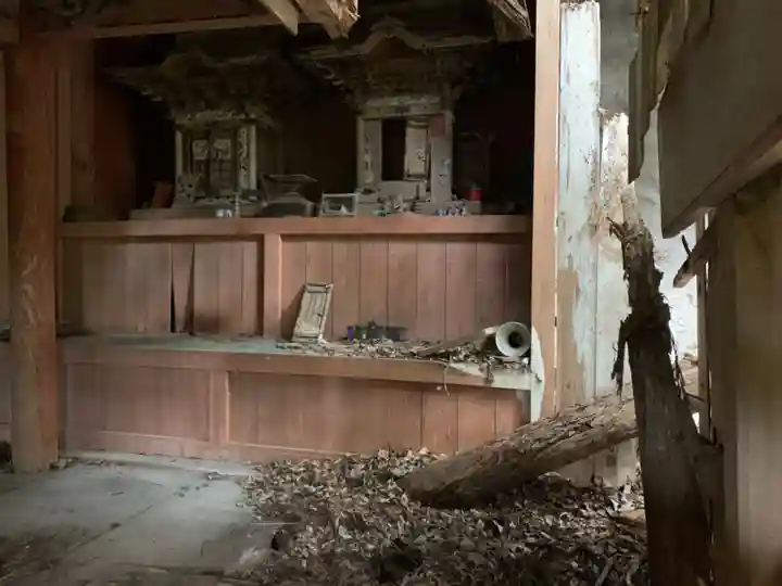 立岩観音堂の本殿・本堂