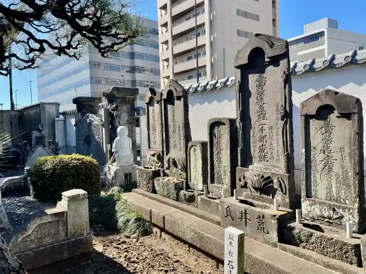 蓮慶寺の{uncategorized: "未分類", other: "その他", undefined: "問題あり", building: "その他建物", grave: "お墓", sacred_gate: "鳥居", guardian: "狛犬", statue: "像", buddha: "仏像", history: "歴史", nature: "自然", garden: "庭園", animal: "動物", pagoda: "塔", temizu: "手水舎", mountain_gate: "山門・神門", sanctuary: "本殿・本堂", subordinate: "末社・摂社", art: "芸術", scenery: "景色", jizo: "地蔵", ema: "絵馬", goshuin: "御朱印", omikuji: "おみくじ", items: "授与品その他", amulet: "お守り", goshuincho: "御朱印帳", eats: "食事", festival: "お祭り", votive_dance: "神楽", shichigosan: "七五三参", wedding: "結婚式", experience: "体験その他", initially: "初詣", around: "周辺", anti_infection: "感染症対策"}