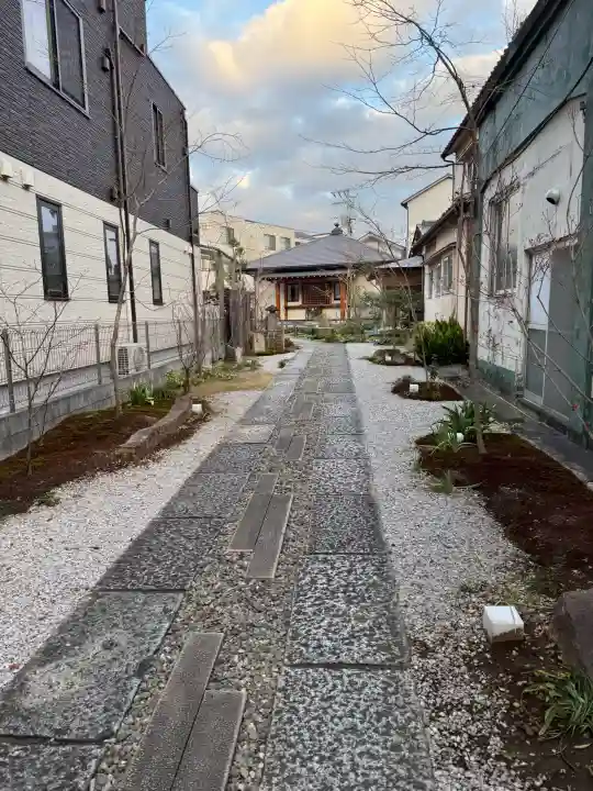 遍照寺の{uncategorized: "未分類", other: "その他", undefined: "問題あり", building: "その他建物", grave: "お墓", sacred_gate: "鳥居", guardian: "狛犬", statue: "像", buddha: "仏像", history: "歴史", nature: "自然", garden: "庭園", animal: "動物", pagoda: "塔", temizu: "手水舎", mountain_gate: "山門・神門", sanctuary: "本殿・本堂", subordinate: "末社・摂社", art: "芸術", scenery: "景色", jizo: "地蔵", ema: "絵馬", goshuin: "御朱印", omikuji: "おみくじ", items: "授与品その他", amulet: "お守り", goshuincho: "御朱印帳", eats: "食事", festival: "お祭り", votive_dance: "神楽", shichigosan: "七五三参", wedding: "結婚式", experience: "体験その他", initially: "初詣", around: "周辺", anti_infection: "感染症対策"}