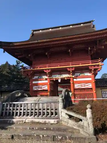 美濃國一宮　南宮大社の山門・神門