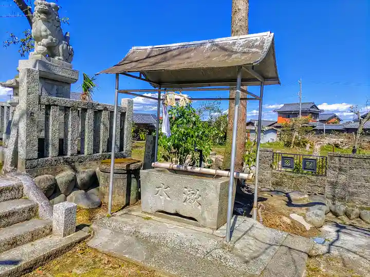 神明社(西川端)の手水舎