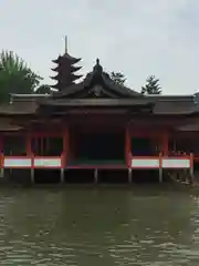 厳島神社の本殿