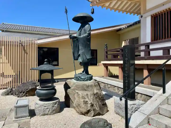 禅定院の{uncategorized: "未分類", other: "その他", undefined: "問題あり", building: "その他建物", grave: "お墓", sacred_gate: "鳥居", guardian: "狛犬", statue: "像", buddha: "仏像", history: "歴史", nature: "自然", garden: "庭園", animal: "動物", pagoda: "塔", temizu: "手水舎", mountain_gate: "山門・神門", sanctuary: "本殿・本堂", subordinate: "末社・摂社", art: "芸術", scenery: "景色", jizo: "地蔵", ema: "絵馬", goshuin: "御朱印", omikuji: "おみくじ", items: "授与品その他", amulet: "お守り", goshuincho: "御朱印帳", eats: "食事", festival: "お祭り", votive_dance: "神楽", shichigosan: "七五三参", wedding: "結婚式", experience: "体験その他", initially: "初詣", around: "周辺", anti_infection: "感染症対策"}