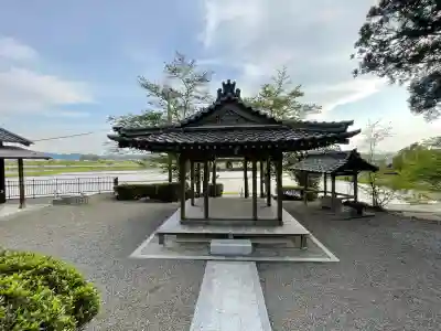 八幡神社 (山本)の{uncategorized: "未分類", other: "その他", undefined: "問題あり", building: "その他建物", grave: "お墓", sacred_gate: "鳥居", guardian: "狛犬", statue: "像", buddha: "仏像", history: "歴史", nature: "自然", garden: "庭園", animal: "動物", pagoda: "塔", temizu: "手水舎", mountain_gate: "山門・神門", sanctuary: "本殿・本堂", subordinate: "末社・摂社", art: "芸術", scenery: "景色", jizo: "地蔵", ema: "絵馬", goshuin: "御朱印", omikuji: "おみくじ", items: "授与品その他", amulet: "お守り", goshuincho: "御朱印帳", eats: "食事", festival: "お祭り", votive_dance: "神楽", shichigosan: "七五三参", wedding: "結婚式", experience: "体験その他", initially: "初詣", around: "周辺", anti_infection: "感染症対策"}