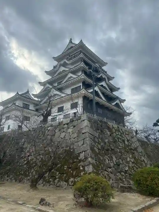 石鎚神社 福山城遥拝所の{uncategorized: "未分類", other: "その他", undefined: "問題あり", building: "その他建物", grave: "お墓", sacred_gate: "鳥居", guardian: "狛犬", statue: "像", buddha: "仏像", history: "歴史", nature: "自然", garden: "庭園", animal: "動物", pagoda: "塔", temizu: "手水舎", mountain_gate: "山門・神門", sanctuary: "本殿・本堂", subordinate: "末社・摂社", art: "芸術", scenery: "景色", jizo: "地蔵", ema: "絵馬", goshuin: "御朱印", omikuji: "おみくじ", items: "授与品その他", amulet: "お守り", goshuincho: "御朱印帳", eats: "食事", festival: "お祭り", votive_dance: "神楽", shichigosan: "七五三参", wedding: "結婚式", experience: "体験その他", initially: "初詣", around: "周辺", anti_infection: "感染症対策"}