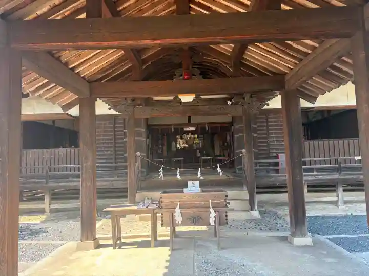 足高神社の{uncategorized: "未分類", other: "その他", undefined: "問題あり", building: "その他建物", grave: "お墓", sacred_gate: "鳥居", guardian: "狛犬", statue: "像", buddha: "仏像", history: "歴史", nature: "自然", garden: "庭園", animal: "動物", pagoda: "塔", temizu: "手水舎", mountain_gate: "山門・神門", sanctuary: "本殿・本堂", subordinate: "末社・摂社", art: "芸術", scenery: "景色", jizo: "地蔵", ema: "絵馬", goshuin: "御朱印", omikuji: "おみくじ", items: "授与品その他", amulet: "お守り", goshuincho: "御朱印帳", eats: "食事", festival: "お祭り", votive_dance: "神楽", shichigosan: "七五三参", wedding: "結婚式", experience: "体験その他", initially: "初詣", around: "周辺", anti_infection: "感染症対策"}