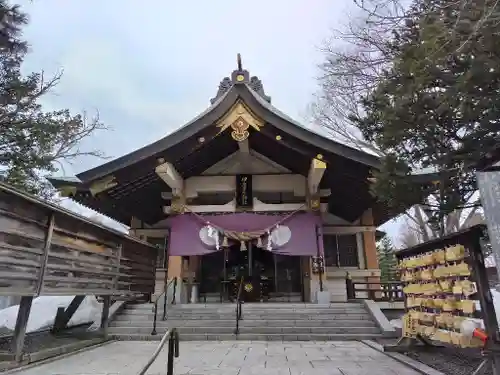彌彦神社　(伊夜日子神社)の本殿・本堂