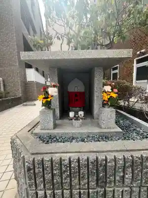 地蔵尊（北長狭通）の{uncategorized: "未分類", other: "その他", undefined: "問題あり", building: "その他建物", grave: "お墓", sacred_gate: "鳥居", guardian: "狛犬", statue: "像", buddha: "仏像", history: "歴史", nature: "自然", garden: "庭園", animal: "動物", pagoda: "塔", temizu: "手水舎", mountain_gate: "山門・神門", sanctuary: "本殿・本堂", subordinate: "末社・摂社", art: "芸術", scenery: "景色", jizo: "地蔵", ema: "絵馬", goshuin: "御朱印", omikuji: "おみくじ", items: "授与品その他", amulet: "お守り", goshuincho: "御朱印帳", eats: "食事", festival: "お祭り", votive_dance: "神楽", shichigosan: "七五三参", wedding: "結婚式", experience: "体験その他", initially: "初詣", around: "周辺", anti_infection: "感染症対策"}