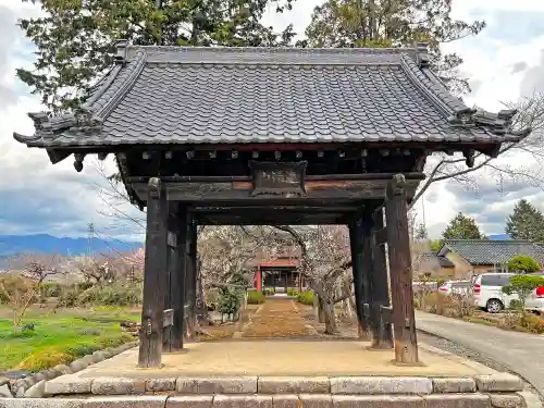 清白寺の山門