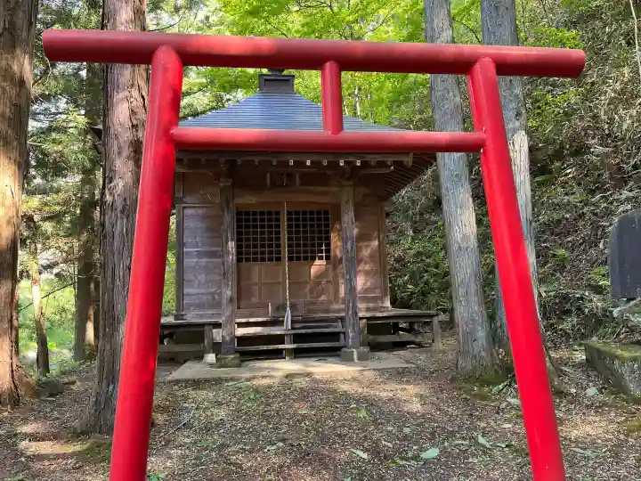 小手姫神社の{uncategorized: "未分類", other: "その他", undefined: "問題あり", building: "その他建物", grave: "お墓", sacred_gate: "鳥居", guardian: "狛犬", statue: "像", buddha: "仏像", history: "歴史", nature: "自然", garden: "庭園", animal: "動物", pagoda: "塔", temizu: "手水舎", mountain_gate: "山門・神門", sanctuary: "本殿・本堂", subordinate: "末社・摂社", art: "芸術", scenery: "景色", jizo: "地蔵", ema: "絵馬", goshuin: "御朱印", omikuji: "おみくじ", items: "授与品その他", amulet: "お守り", goshuincho: "御朱印帳", eats: "食事", festival: "お祭り", votive_dance: "神楽", shichigosan: "七五三参", wedding: "結婚式", experience: "体験その他", initially: "初詣", around: "周辺", anti_infection: "感染症対策"}