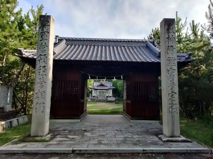 吉岡神社の山門・神門