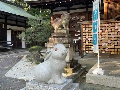 岡崎神社の像