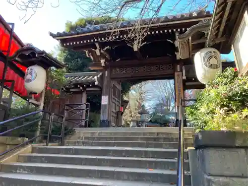 豊川稲荷東京別院の山門・神門