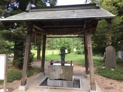 安房神社の手水舎