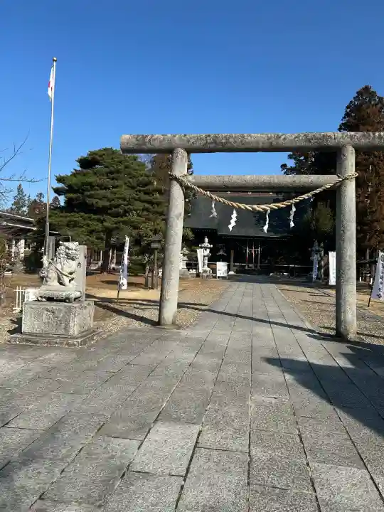 鳥谷崎神社の{uncategorized: "未分類", other: "その他", undefined: "問題あり", building: "その他建物", grave: "お墓", sacred_gate: "鳥居", guardian: "狛犬", statue: "像", buddha: "仏像", history: "歴史", nature: "自然", garden: "庭園", animal: "動物", pagoda: "塔", temizu: "手水舎", mountain_gate: "山門・神門", sanctuary: "本殿・本堂", subordinate: "末社・摂社", art: "芸術", scenery: "景色", jizo: "地蔵", ema: "絵馬", goshuin: "御朱印", omikuji: "おみくじ", items: "授与品その他", amulet: "お守り", goshuincho: "御朱印帳", eats: "食事", festival: "お祭り", votive_dance: "神楽", shichigosan: "七五三参", wedding: "結婚式", experience: "体験その他", initially: "初詣", around: "周辺", anti_infection: "感染症対策"}