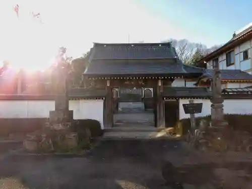 班渓寺の{uncategorized: "未分類", other: "その他", undefined: "問題あり", building: "その他建物", grave: "お墓", sacred_gate: "鳥居", guardian: "狛犬", statue: "像", buddha: "仏像", history: "歴史", nature: "自然", garden: "庭園", animal: "動物", pagoda: "塔", temizu: "手水舎", mountain_gate: "山門・神門", sanctuary: "本殿・本堂", subordinate: "末社・摂社", art: "芸術", scenery: "景色", jizo: "地蔵", ema: "絵馬", goshuin: "御朱印", omikuji: "おみくじ", items: "授与品その他", amulet: "お守り", goshuincho: "御朱印帳", eats: "食事", festival: "お祭り", votive_dance: "神楽", shichigosan: "七五三参", wedding: "結婚式", experience: "体験その他", initially: "初詣", around: "周辺", anti_infection: "感染症対策"}