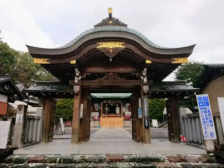 城山八幡宮の山門・神門
