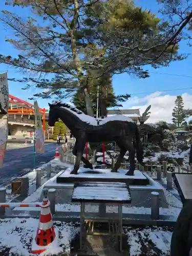 竹駒神社の{uncategorized: "未分類", other: "その他", undefined: "問題あり", building: "その他建物", grave: "お墓", sacred_gate: "鳥居", guardian: "狛犬", statue: "像", buddha: "仏像", history: "歴史", nature: "自然", garden: "庭園", animal: "動物", pagoda: "塔", temizu: "手水舎", mountain_gate: "山門・神門", sanctuary: "本殿・本堂", subordinate: "末社・摂社", art: "芸術", scenery: "景色", jizo: "地蔵", ema: "絵馬", goshuin: "御朱印", omikuji: "おみくじ", items: "授与品その他", amulet: "お守り", goshuincho: "御朱印帳", eats: "食事", festival: "お祭り", votive_dance: "神楽", shichigosan: "七五三参", wedding: "結婚式", experience: "体験その他", initially: "初詣", around: "周辺", anti_infection: "感染症対策"}