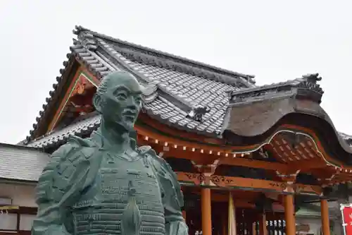 豊国神社の像