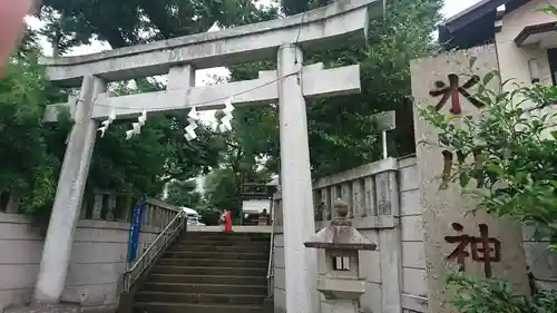 幡ヶ谷氷川神社の鳥居