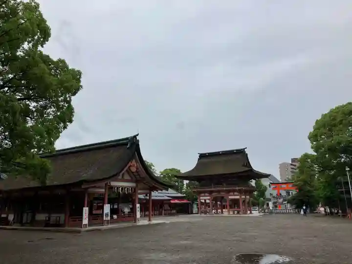 津島神社の山門・神門