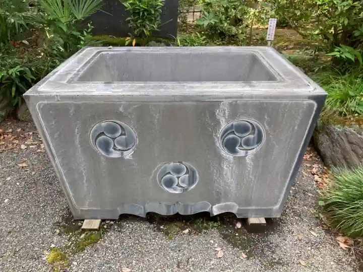 亀ケ池八幡宮の手水舎