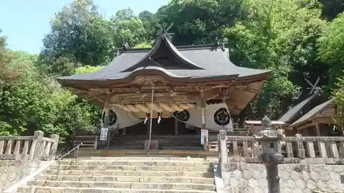 清神社の本殿