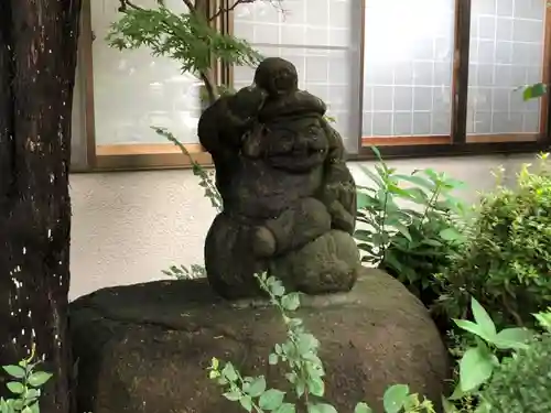 荒井神社の像