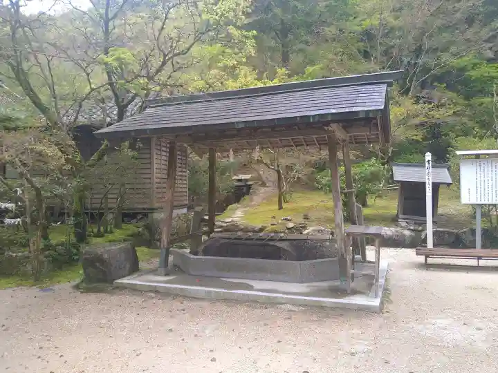 仁比山神社の{uncategorized: "未分類", other: "その他", undefined: "問題あり", building: "その他建物", grave: "お墓", sacred_gate: "鳥居", guardian: "狛犬", statue: "像", buddha: "仏像", history: "歴史", nature: "自然", garden: "庭園", animal: "動物", pagoda: "塔", temizu: "手水舎", mountain_gate: "山門・神門", sanctuary: "本殿・本堂", subordinate: "末社・摂社", art: "芸術", scenery: "景色", jizo: "地蔵", ema: "絵馬", goshuin: "御朱印", omikuji: "おみくじ", items: "授与品その他", amulet: "お守り", goshuincho: "御朱印帳", eats: "食事", festival: "お祭り", votive_dance: "神楽", shichigosan: "七五三参", wedding: "結婚式", experience: "体験その他", initially: "初詣", around: "周辺", anti_infection: "感染症対策"}