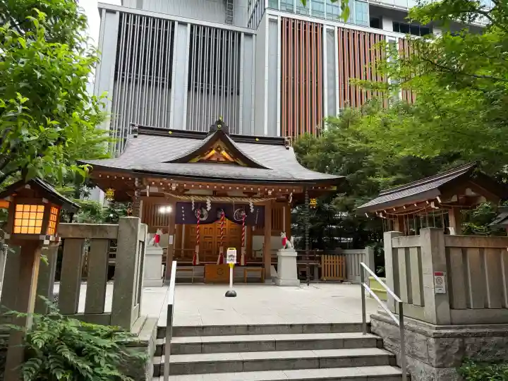 福徳神社(芽吹稲荷)の{uncategorized: "未分類", other: "その他", undefined: "問題あり", building: "その他建物", grave: "お墓", sacred_gate: "鳥居", guardian: "狛犬", statue: "像", buddha: "仏像", history: "歴史", nature: "自然", garden: "庭園", animal: "動物", pagoda: "塔", temizu: "手水舎", mountain_gate: "山門・神門", sanctuary: "本殿・本堂", subordinate: "末社・摂社", art: "芸術", scenery: "景色", jizo: "地蔵", ema: "絵馬", goshuin: "御朱印", omikuji: "おみくじ", items: "授与品その他", amulet: "お守り", goshuincho: "御朱印帳", eats: "食事", festival: "お祭り", votive_dance: "神楽", shichigosan: "七五三参", wedding: "結婚式", experience: "体験その他", initially: "初詣", around: "周辺", anti_infection: "感染症対策"}