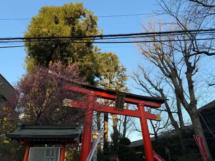 馬橋稲荷神社の{uncategorized: "未分類", other: "その他", undefined: "問題あり", building: "その他建物", grave: "お墓", sacred_gate: "鳥居", guardian: "狛犬", statue: "像", buddha: "仏像", history: "歴史", nature: "自然", garden: "庭園", animal: "動物", pagoda: "塔", temizu: "手水舎", mountain_gate: "山門・神門", sanctuary: "本殿・本堂", subordinate: "末社・摂社", art: "芸術", scenery: "景色", jizo: "地蔵", ema: "絵馬", goshuin: "御朱印", omikuji: "おみくじ", items: "授与品その他", amulet: "お守り", goshuincho: "御朱印帳", eats: "食事", festival: "お祭り", votive_dance: "神楽", shichigosan: "七五三参", wedding: "結婚式", experience: "体験その他", initially: "初詣", around: "周辺", anti_infection: "感染症対策"}