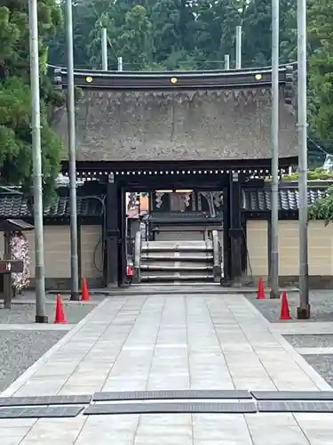 多賀大社の山門・神門