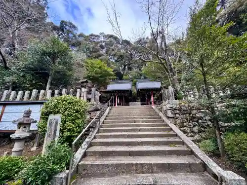 石座神社の{uncategorized: "未分類", other: "その他", undefined: "問題あり", building: "その他建物", grave: "お墓", sacred_gate: "鳥居", guardian: "狛犬", statue: "像", buddha: "仏像", history: "歴史", nature: "自然", garden: "庭園", animal: "動物", pagoda: "塔", temizu: "手水舎", mountain_gate: "山門・神門", sanctuary: "本殿・本堂", subordinate: "末社・摂社", art: "芸術", scenery: "景色", jizo: "地蔵", ema: "絵馬", goshuin: "御朱印", omikuji: "おみくじ", items: "授与品その他", amulet: "お守り", goshuincho: "御朱印帳", eats: "食事", festival: "お祭り", votive_dance: "神楽", shichigosan: "七五三参", wedding: "結婚式", experience: "体験その他", initially: "初詣", around: "周辺", anti_infection: "感染症対策"}