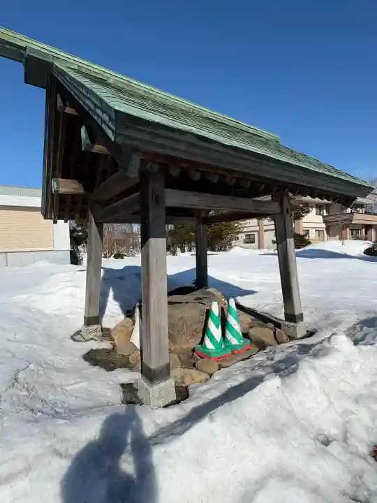 滝川神社の{uncategorized: "未分類", other: "その他", undefined: "問題あり", building: "その他建物", grave: "お墓", sacred_gate: "鳥居", guardian: "狛犬", statue: "像", buddha: "仏像", history: "歴史", nature: "自然", garden: "庭園", animal: "動物", pagoda: "塔", temizu: "手水舎", mountain_gate: "山門・神門", sanctuary: "本殿・本堂", subordinate: "末社・摂社", art: "芸術", scenery: "景色", jizo: "地蔵", ema: "絵馬", goshuin: "御朱印", omikuji: "おみくじ", items: "授与品その他", amulet: "お守り", goshuincho: "御朱印帳", eats: "食事", festival: "お祭り", votive_dance: "神楽", shichigosan: "七五三参", wedding: "結婚式", experience: "体験その他", initially: "初詣", around: "周辺", anti_infection: "感染症対策"}