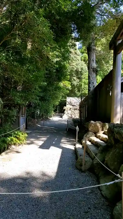 伊勢神宮内宮(皇大神宮)の{uncategorized: "未分類", other: "その他", undefined: "問題あり", building: "その他建物", grave: "お墓", sacred_gate: "鳥居", guardian: "狛犬", statue: "像", buddha: "仏像", history: "歴史", nature: "自然", garden: "庭園", animal: "動物", pagoda: "塔", temizu: "手水舎", mountain_gate: "山門・神門", sanctuary: "本殿・本堂", subordinate: "末社・摂社", art: "芸術", scenery: "景色", jizo: "地蔵", ema: "絵馬", goshuin: "御朱印", omikuji: "おみくじ", items: "授与品その他", amulet: "お守り", goshuincho: "御朱印帳", eats: "食事", festival: "お祭り", votive_dance: "神楽", shichigosan: "七五三参", wedding: "結婚式", experience: "体験その他", initially: "初詣", around: "周辺", anti_infection: "感染症対策"}
