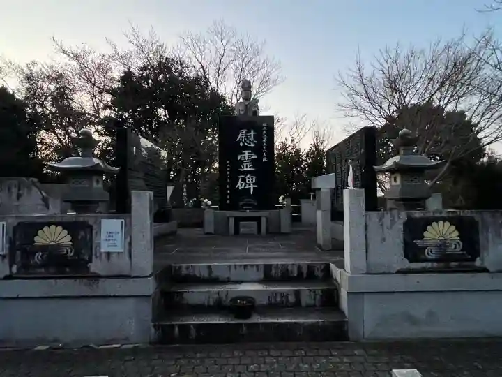 比島観音の{uncategorized: "未分類", other: "その他", undefined: "問題あり", building: "その他建物", grave: "お墓", sacred_gate: "鳥居", guardian: "狛犬", statue: "像", buddha: "仏像", history: "歴史", nature: "自然", garden: "庭園", animal: "動物", pagoda: "塔", temizu: "手水舎", mountain_gate: "山門・神門", sanctuary: "本殿・本堂", subordinate: "末社・摂社", art: "芸術", scenery: "景色", jizo: "地蔵", ema: "絵馬", goshuin: "御朱印", omikuji: "おみくじ", items: "授与品その他", amulet: "お守り", goshuincho: "御朱印帳", eats: "食事", festival: "お祭り", votive_dance: "神楽", shichigosan: "七五三参", wedding: "結婚式", experience: "体験その他", initially: "初詣", around: "周辺", anti_infection: "感染症対策"}