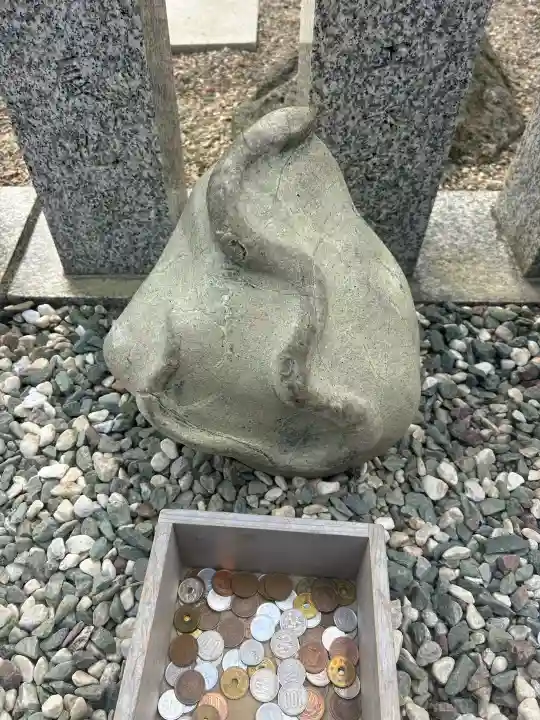 金蛇水神社の{uncategorized: "未分類", other: "その他", undefined: "問題あり", building: "その他建物", grave: "お墓", sacred_gate: "鳥居", guardian: "狛犬", statue: "像", buddha: "仏像", history: "歴史", nature: "自然", garden: "庭園", animal: "動物", pagoda: "塔", temizu: "手水舎", mountain_gate: "山門・神門", sanctuary: "本殿・本堂", subordinate: "末社・摂社", art: "芸術", scenery: "景色", jizo: "地蔵", ema: "絵馬", goshuin: "御朱印", omikuji: "おみくじ", items: "授与品その他", amulet: "お守り", goshuincho: "御朱印帳", eats: "食事", festival: "お祭り", votive_dance: "神楽", shichigosan: "七五三参", wedding: "結婚式", experience: "体験その他", initially: "初詣", around: "周辺", anti_infection: "感染症対策"}