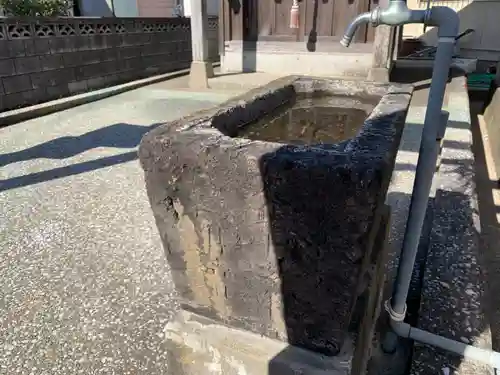 稲荷神社の手水舎