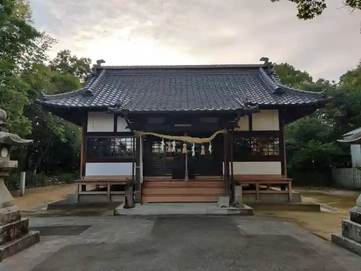 八幡神社の本殿・本堂