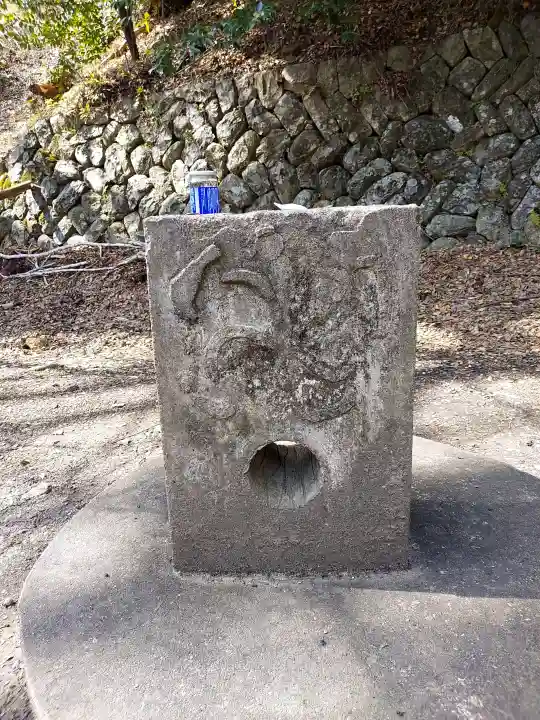 天河大辨財天社の{uncategorized: "未分類", other: "その他", undefined: "問題あり", building: "その他建物", grave: "お墓", sacred_gate: "鳥居", guardian: "狛犬", statue: "像", buddha: "仏像", history: "歴史", nature: "自然", garden: "庭園", animal: "動物", pagoda: "塔", temizu: "手水舎", mountain_gate: "山門・神門", sanctuary: "本殿・本堂", subordinate: "末社・摂社", art: "芸術", scenery: "景色", jizo: "地蔵", ema: "絵馬", goshuin: "御朱印", omikuji: "おみくじ", items: "授与品その他", amulet: "お守り", goshuincho: "御朱印帳", eats: "食事", festival: "お祭り", votive_dance: "神楽", shichigosan: "七五三参", wedding: "結婚式", experience: "体験その他", initially: "初詣", around: "周辺", anti_infection: "感染症対策"}