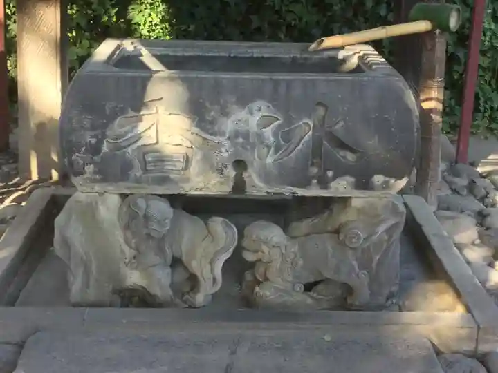 於菊稲荷神社の手水舎