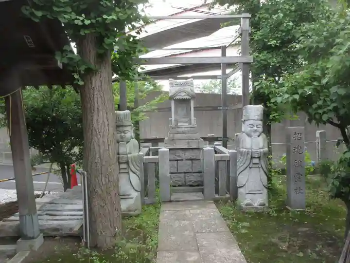 小菅神社の末社・摂社