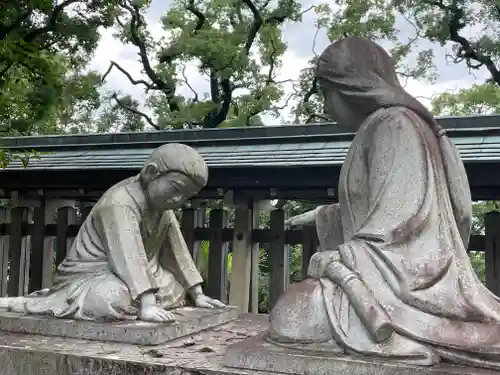 四條畷神社の像