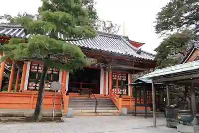 中山寺の本殿・本堂