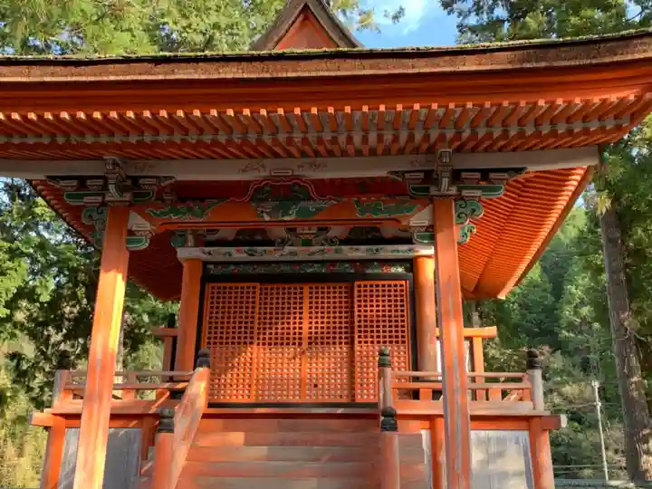 天津神社の本殿・本堂