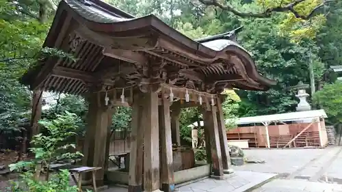 彌彦神社の手水舎
