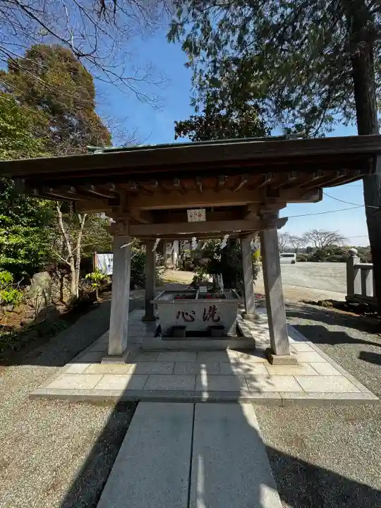 比々多神社の{uncategorized: "未分類", other: "その他", undefined: "問題あり", building: "その他建物", grave: "お墓", sacred_gate: "鳥居", guardian: "狛犬", statue: "像", buddha: "仏像", history: "歴史", nature: "自然", garden: "庭園", animal: "動物", pagoda: "塔", temizu: "手水舎", mountain_gate: "山門・神門", sanctuary: "本殿・本堂", subordinate: "末社・摂社", art: "芸術", scenery: "景色", jizo: "地蔵", ema: "絵馬", goshuin: "御朱印", omikuji: "おみくじ", items: "授与品その他", amulet: "お守り", goshuincho: "御朱印帳", eats: "食事", festival: "お祭り", votive_dance: "神楽", shichigosan: "七五三参", wedding: "結婚式", experience: "体験その他", initially: "初詣", around: "周辺", anti_infection: "感染症対策"}