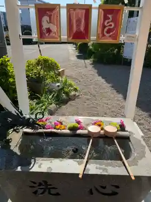 諏訪神社の{uncategorized: "未分類", other: "その他", undefined: "問題あり", building: "その他建物", grave: "お墓", sacred_gate: "鳥居", guardian: "狛犬", statue: "像", buddha: "仏像", history: "歴史", nature: "自然", garden: "庭園", animal: "動物", pagoda: "塔", temizu: "手水舎", mountain_gate: "山門・神門", sanctuary: "本殿・本堂", subordinate: "末社・摂社", art: "芸術", scenery: "景色", jizo: "地蔵", ema: "絵馬", goshuin: "御朱印", omikuji: "おみくじ", items: "授与品その他", amulet: "お守り", goshuincho: "御朱印帳", eats: "食事", festival: "お祭り", votive_dance: "神楽", shichigosan: "七五三参", wedding: "結婚式", experience: "体験その他", initially: "初詣", around: "周辺", anti_infection: "感染症対策"}